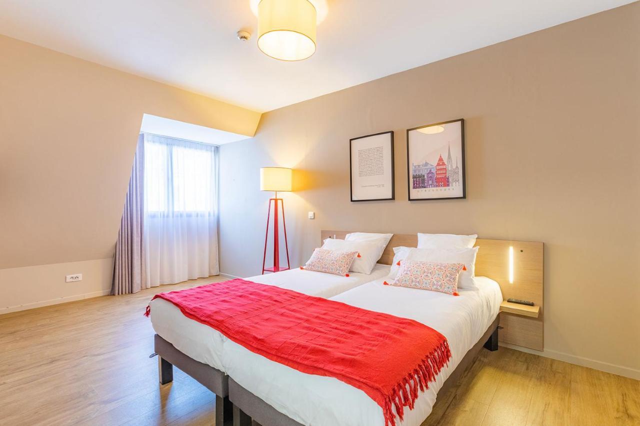 One-Bedroom Apartment,1337225630:JPEG